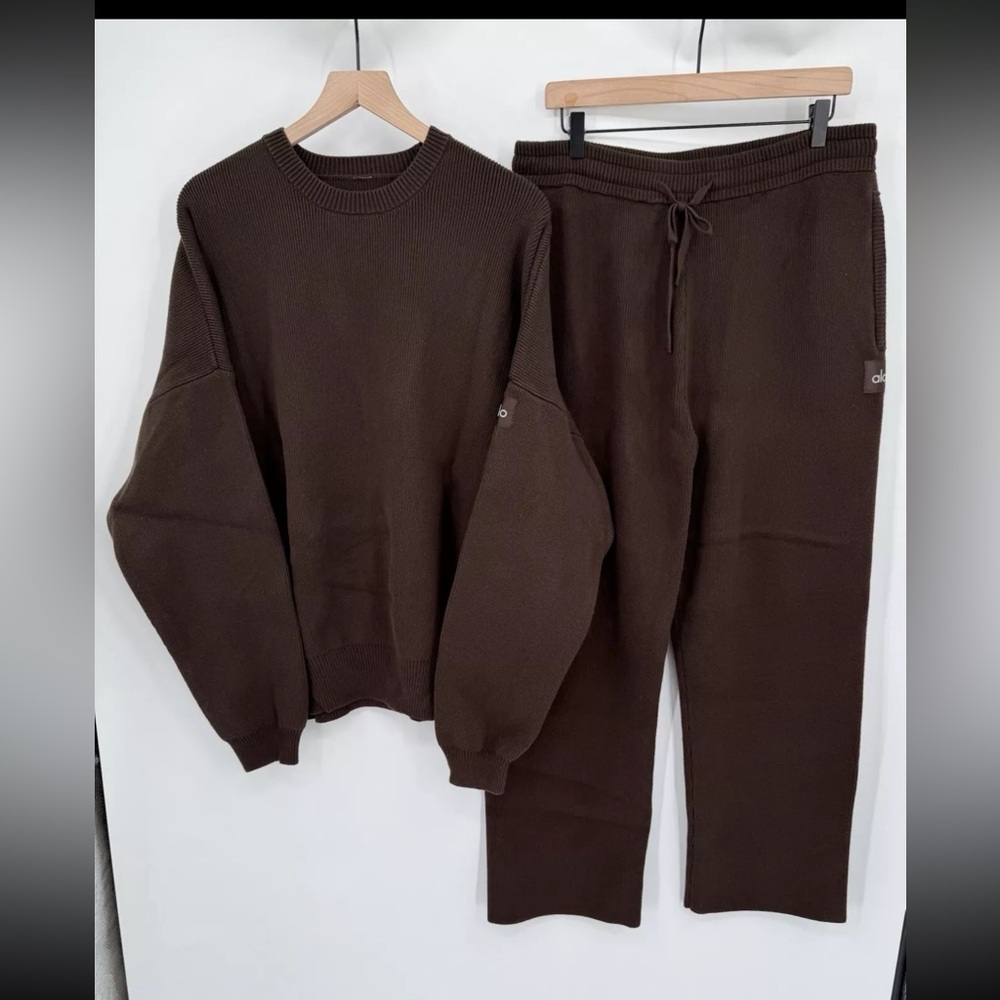 Alo yoga scholar knit sweat set in brown